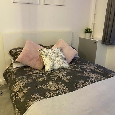 Cosy 1 Bedroom Apartment ロンドン エクステリア 写真