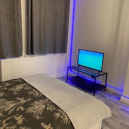 Cosy 1 Bedroom Apartment ロンドン エクステリア 写真