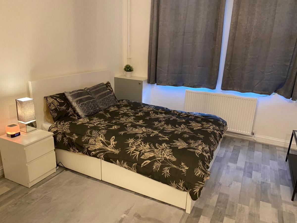 Cosy 1 Bedroom Apartment ロンドン エクステリア 写真